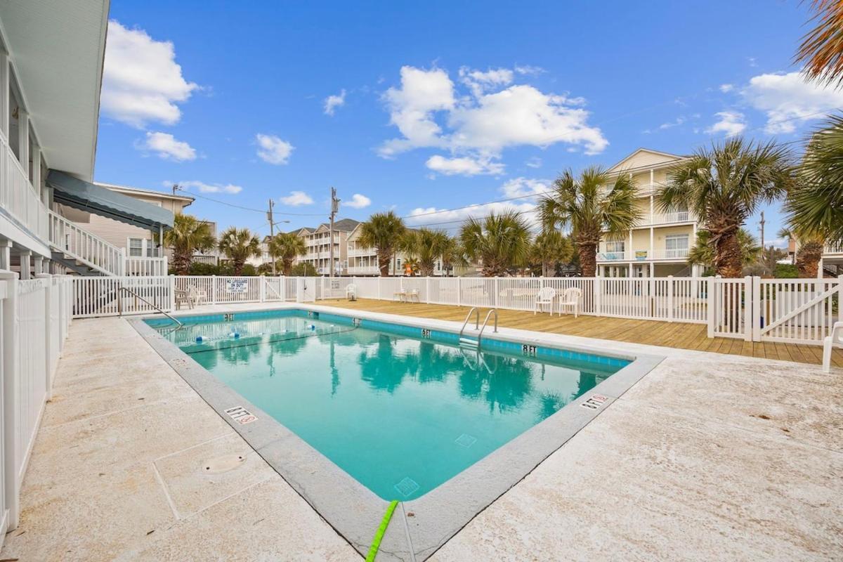 Cherry Grove Efficiency Just Steps From The Beach Мертл-Біч Екстер'єр фото